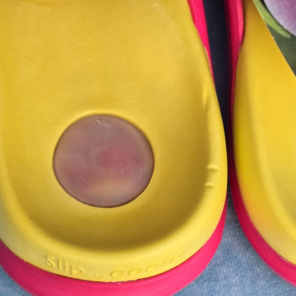 Bundle Three Pairs of Slide Flip Flops Thong Sandals Sz 7 - Picture 13 of 14